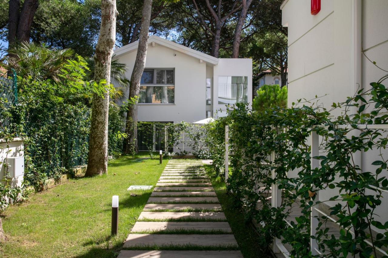 Aparthotel Elegance Riccione Exterior foto