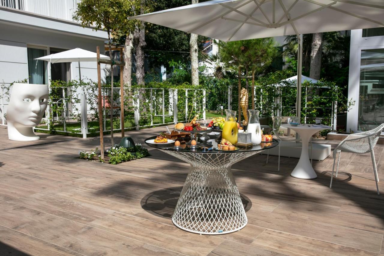 Aparthotel Elegance Riccione Exterior foto