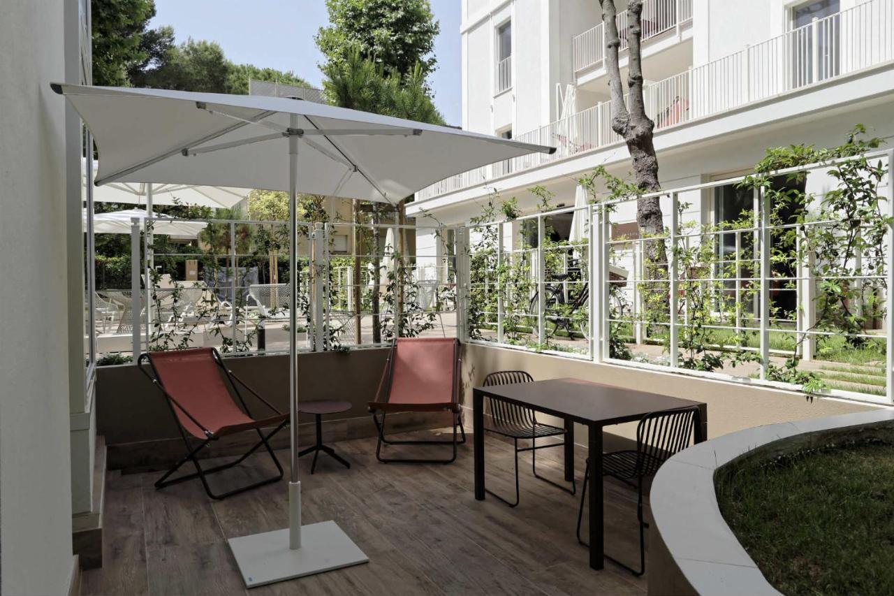 Aparthotel Elegance Riccione Exterior foto